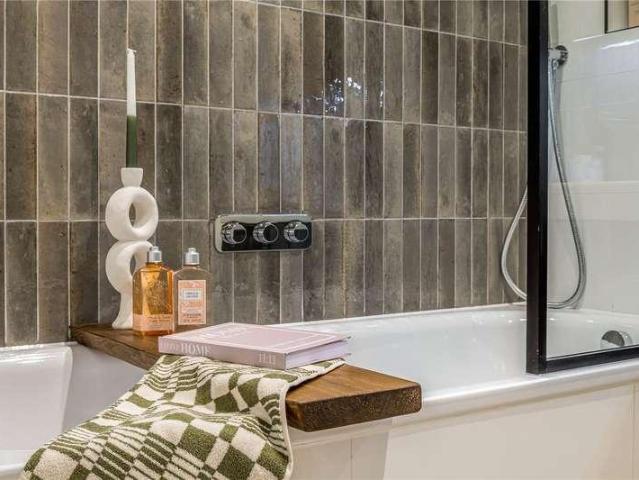 Flat for sale in Slough