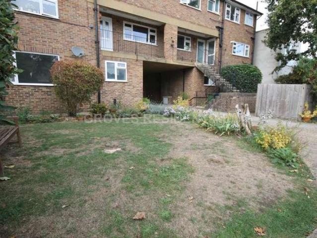 Flat for sale in Royal Borough of Kingston upon Thames, Greater London