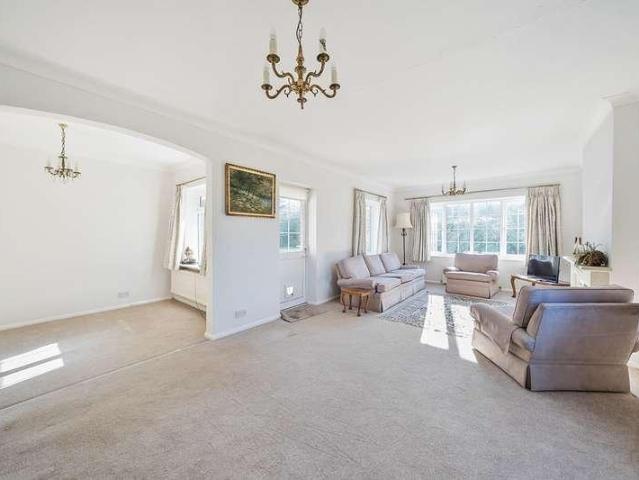 Flat for sale in Northwood, Northwood