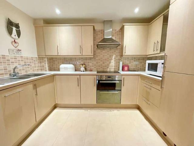 Flat for sale in Lodge Hill, Caerleon