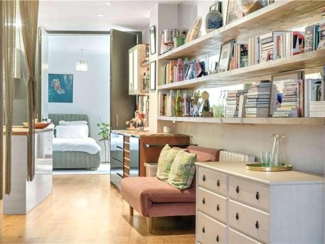 Flat for sale in Elephant and Castle, Greater London