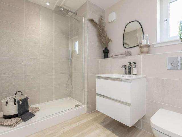 Flat for sale in Dumbarton, Scotland