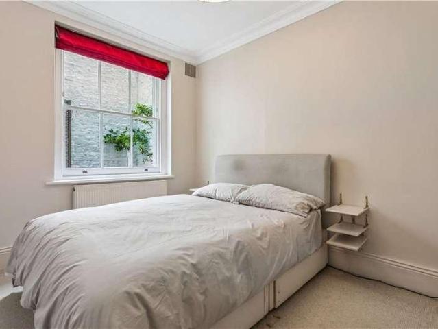 Flat for sale in South Kensington, Greater London
