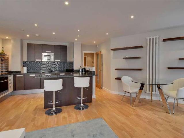 Flat for sale in London Borough of Lewisham, Blackheath