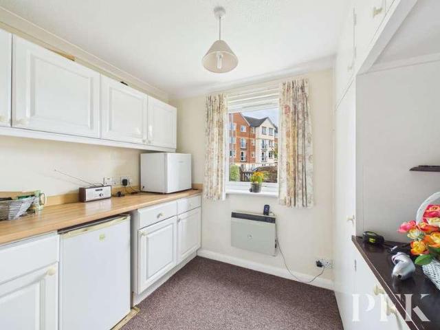 Flat for sale in Fell Lane