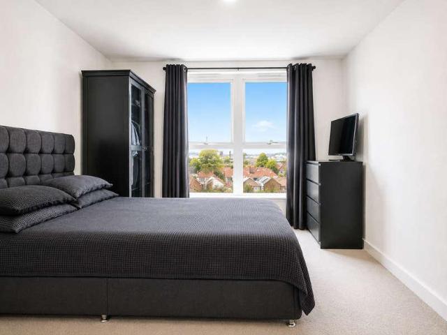 Flat for sale in Brent Cross, Greater London