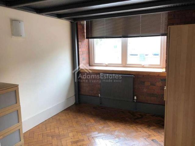 Flat for sale in Eightlands, Dewsbury