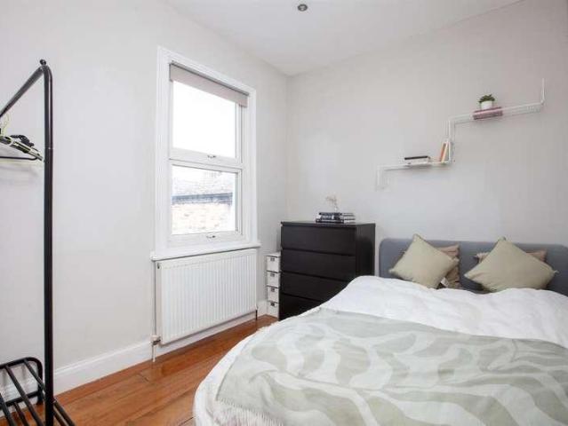 Flat for sale in Peckham, Greater London