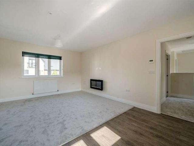 Flat for sale in Buckler's Park, Crowthorne