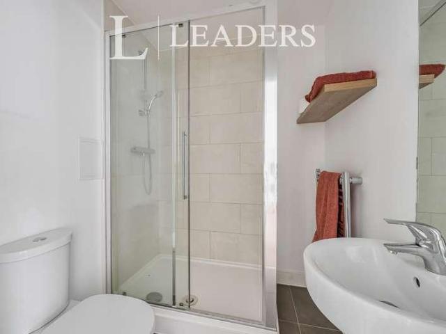 Flat for sale in Brook Street, Bourne Vale