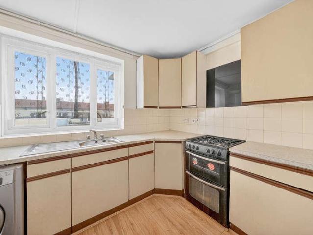 Flat for sale in South Tottenham, Greater London