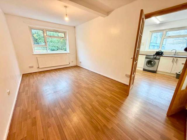 Flat for sale in Pontnewynydd, Abersychan
