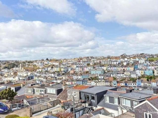 Flat for sale in Brixham