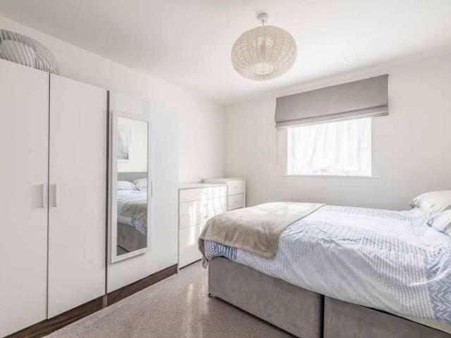 Flat for sale in Slough