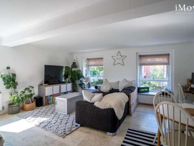 Flat for sale in London Borough of Croydon, Upper Norwood