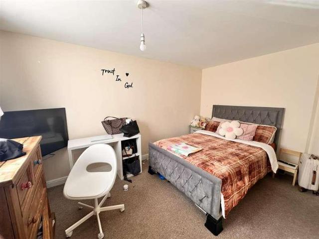 Flat for sale in Brandhall, Sandwell