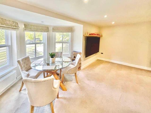 Flat for sale in Heaton, Bolton