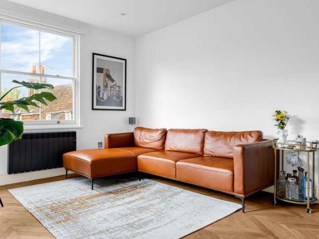 Flat for sale in Hertford, Colliers End