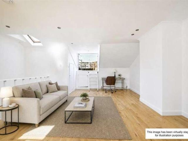 Flat for sale in Bayswater, Greater London