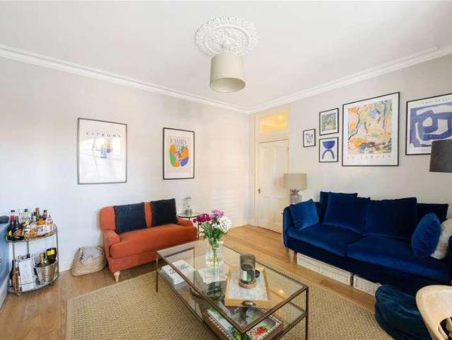 Flat for sale in Fulham, Sands End