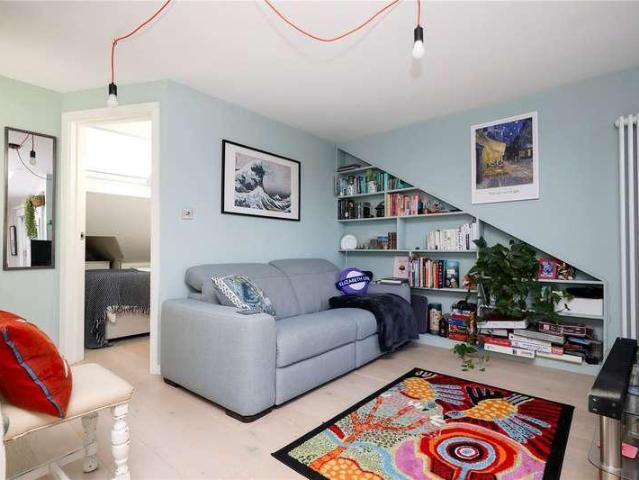 Flat for sale in London Borough of Ealing, Greater London