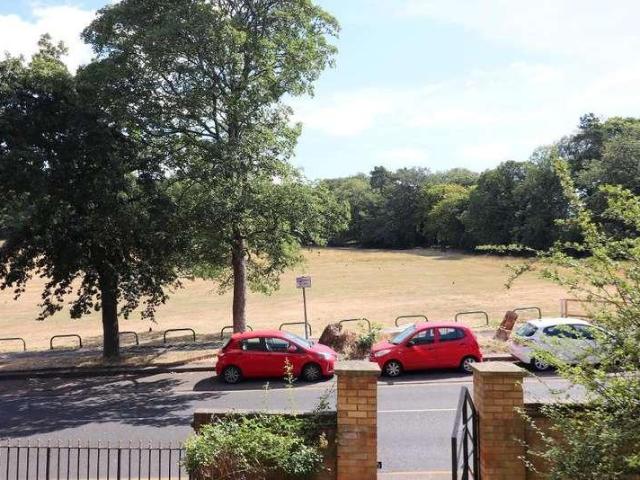 Flat for sale in Spring Park, Luton