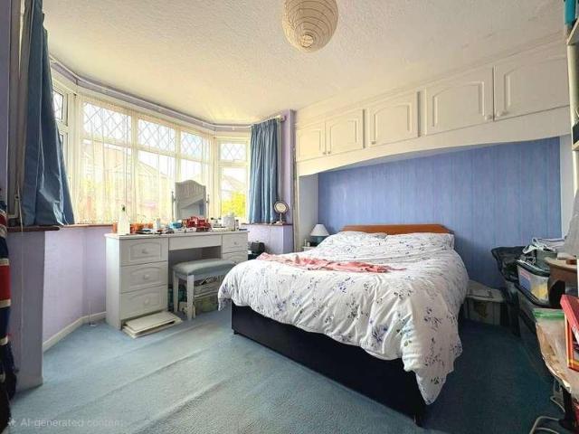 Flat for sale in Harrow Weald, Greater London