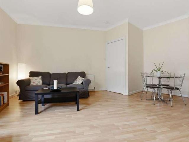 Flat for sale in Cranstonhill, Scotland