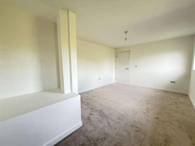 Flat for sale in Oakwood