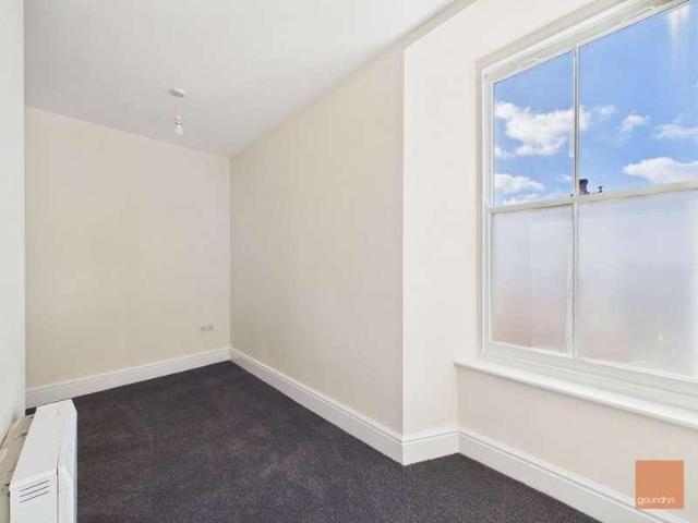 Flat for sale in Redruth, Cornwall