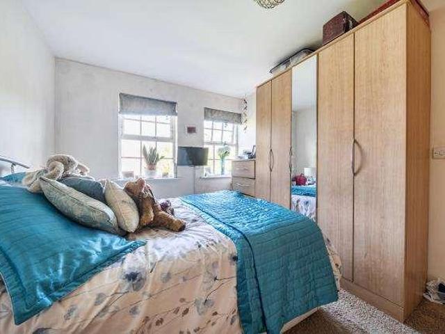 Flat for sale in Walton, Aylesbury