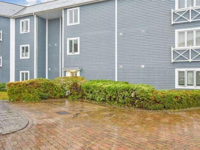 Flat for sale in Snodland, Bourne Vale
