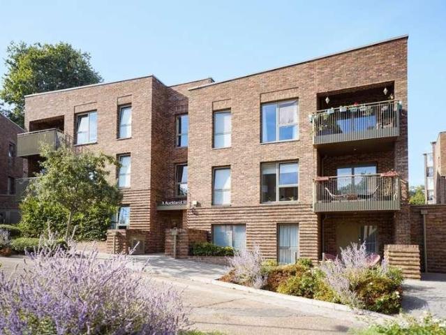Flat for sale in London Borough of Croydon, Upper Norwood