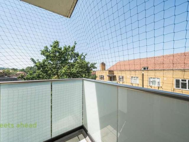 Flat for sale in Dulwich, Greater London