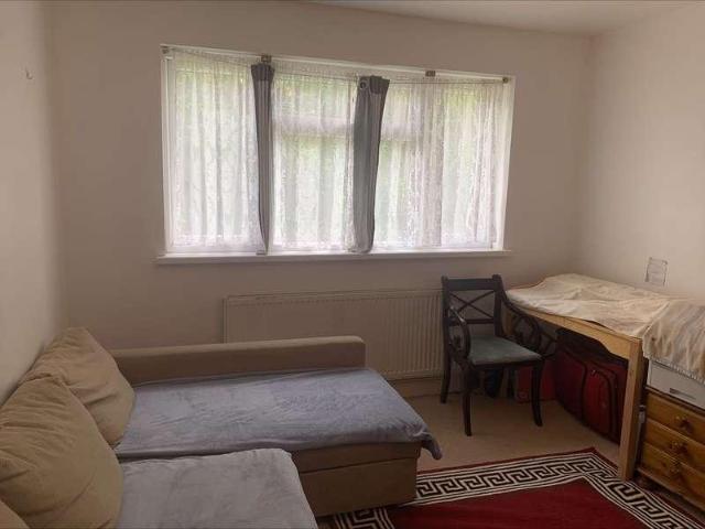 Flat for sale in Friern Barnet, Greater London