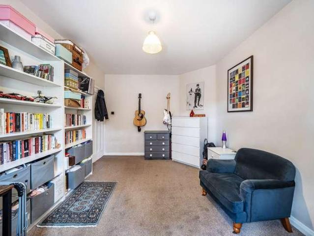 Flat for sale in Greater London
