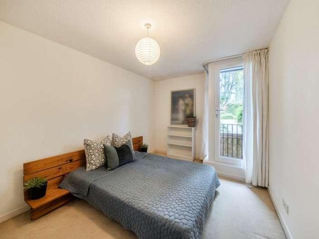 Flat for sale in The Slade, Oxfordshire