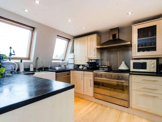 Flat for sale in Fulham, Sands End