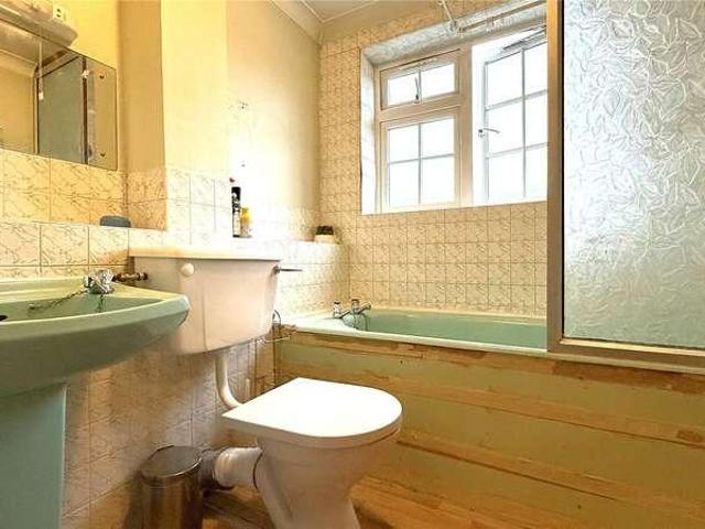 Flat for sale in Birch Green, Lower Halliford