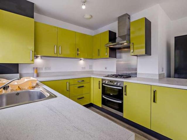 Flat for sale in Godinton Park, Bridgefield