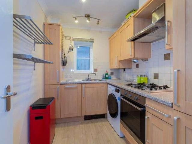 Flat for sale in St Marks, Maidenhead