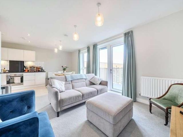 Flat for sale in Crystal Palace, Greater London