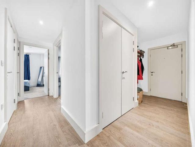 Flat for sale in Greater London
