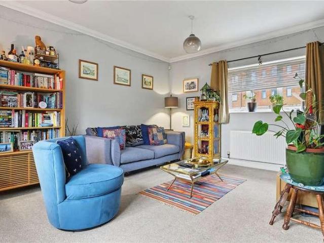Flat for sale in Lakenham, East Bank