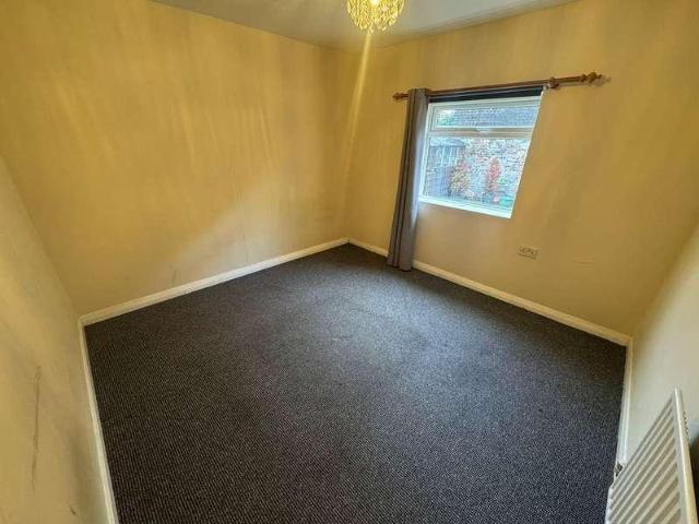 Flat for sale in Staniland, Boston