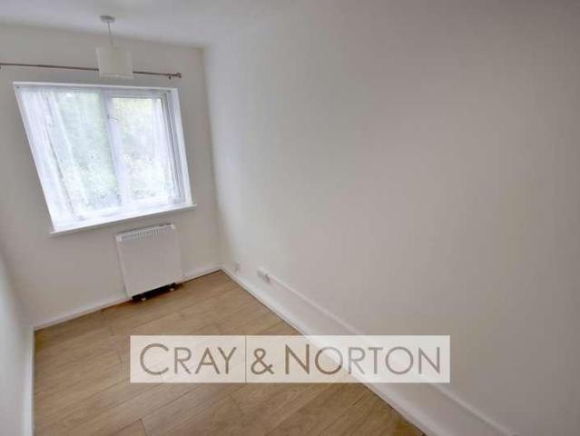Flat for sale in London Borough of Croydon, Selhurst