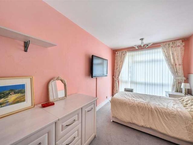 Flat for sale in Greater London