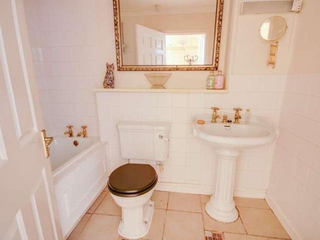 Flat for sale in Midanbury, Southampton