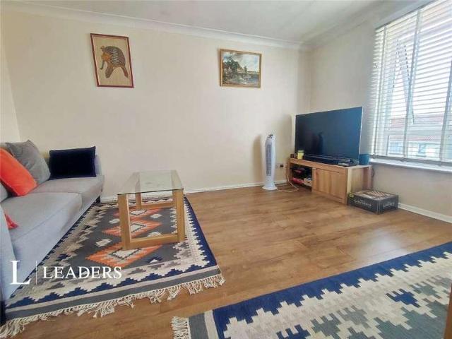 Flat for sale in West Worthing, Worthing