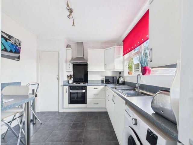 Flat for sale in Fishersgate, West Sussex